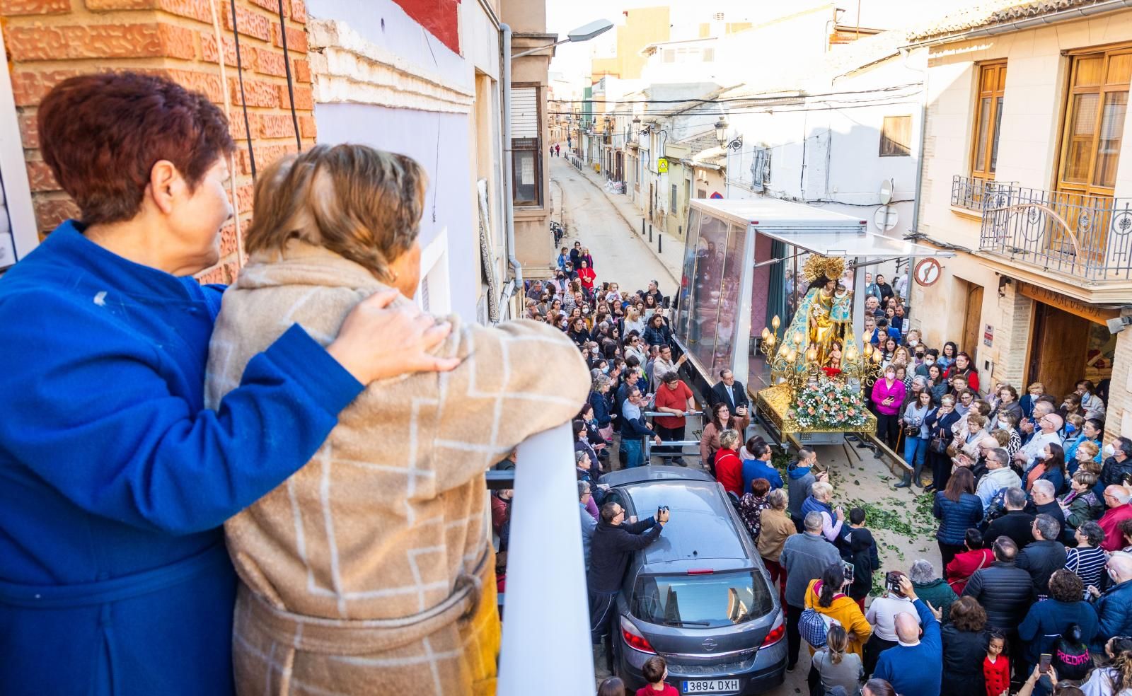 La Virgen de los Desamparados visita las parroquias de Paiporta afectadas por la DANA