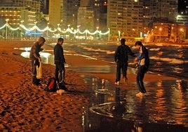 La playa de Benidorm durante la noche, imagen de archivo.