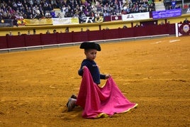 Javier Adán, en la plaza de Alba de Tormes.