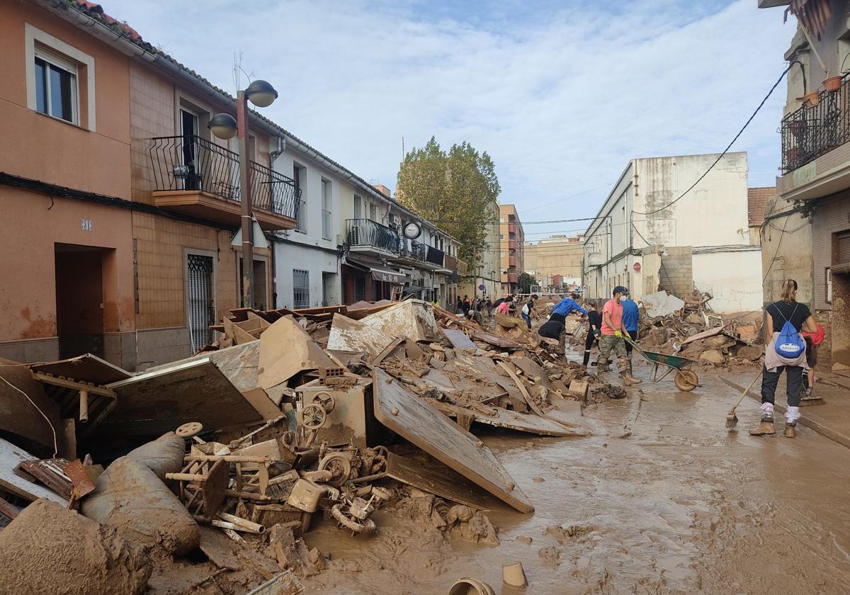 Barrio del Raval varios días después de la DANA.