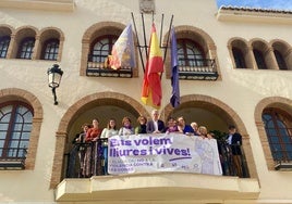 Acto el 25N desde el balcón del Ayuntamiento.