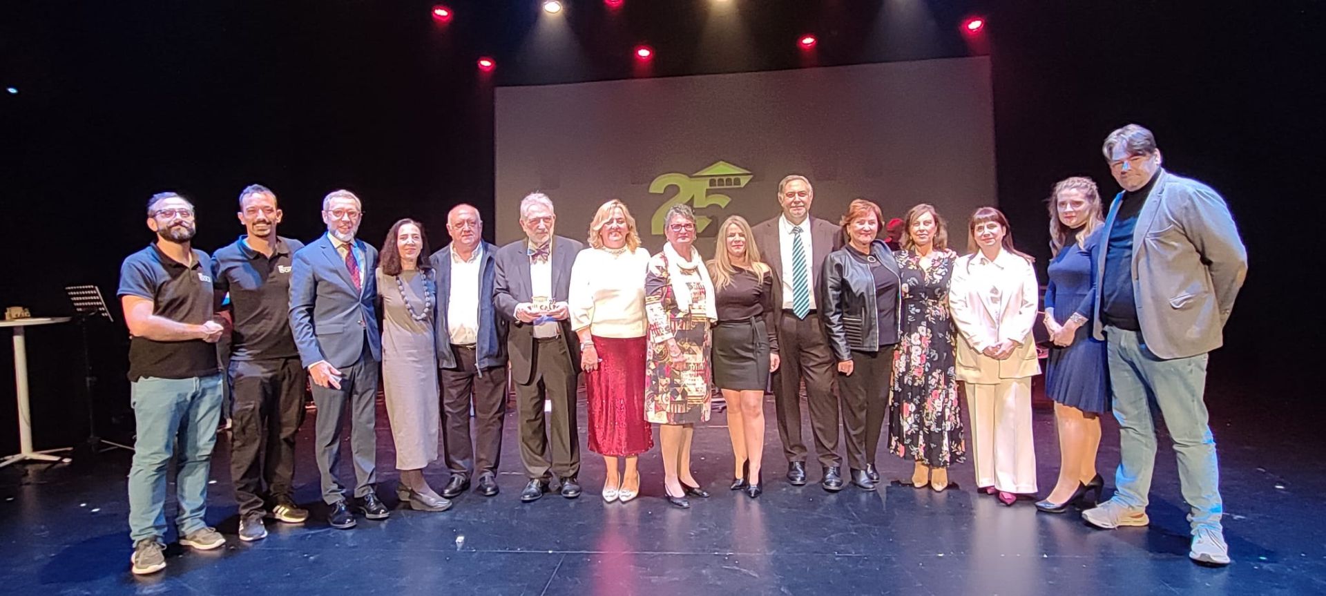 La Casa de Cultura de Calp celebra el 25 aniversario con un homenaje a sus trabajadores y ediles