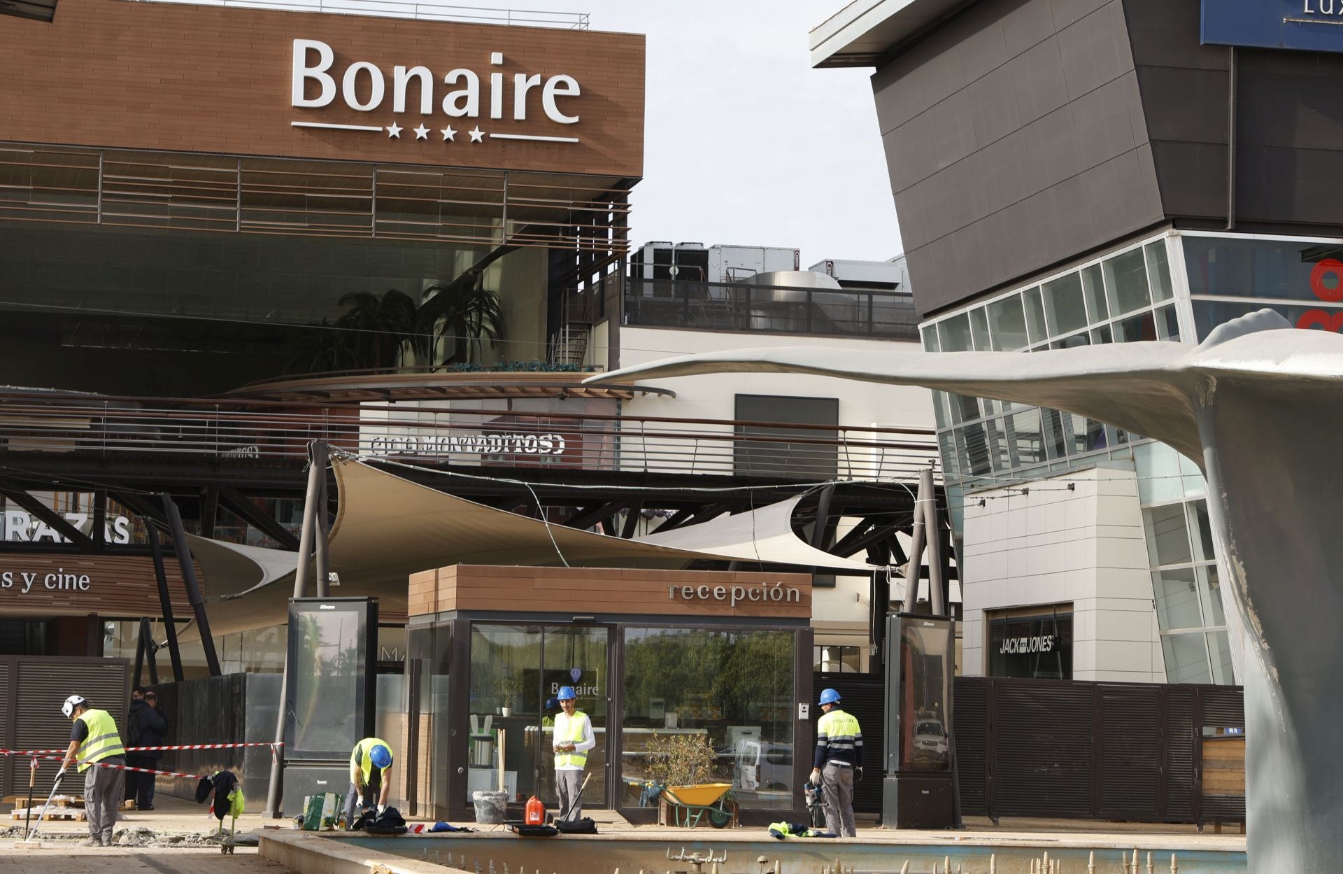 El centro comercial Bonaire prepara su reapertura tras los daños por la DANA