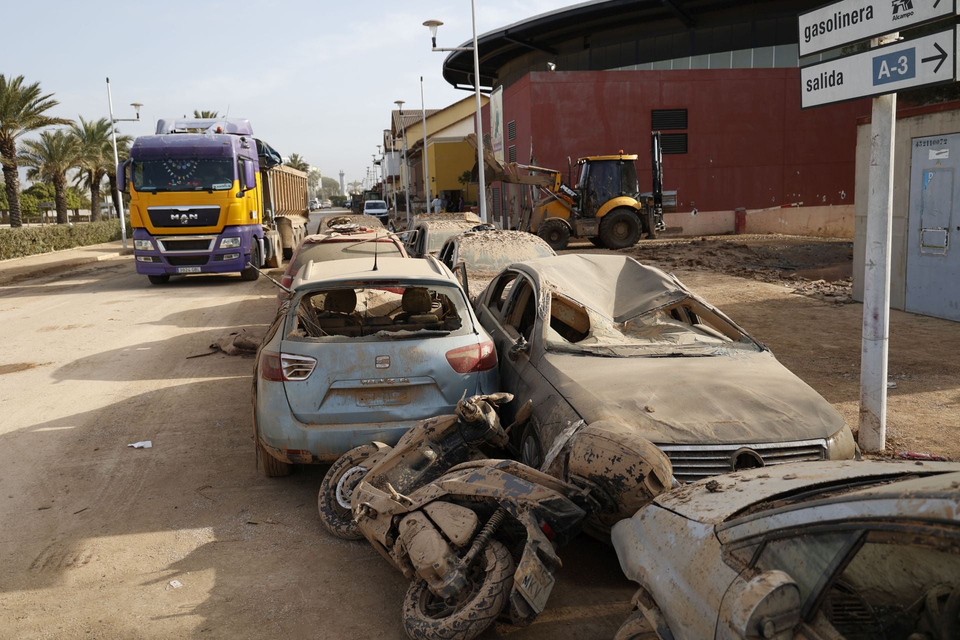 El centro comercial Bonaire prepara su reapertura tras los daños por la DANA