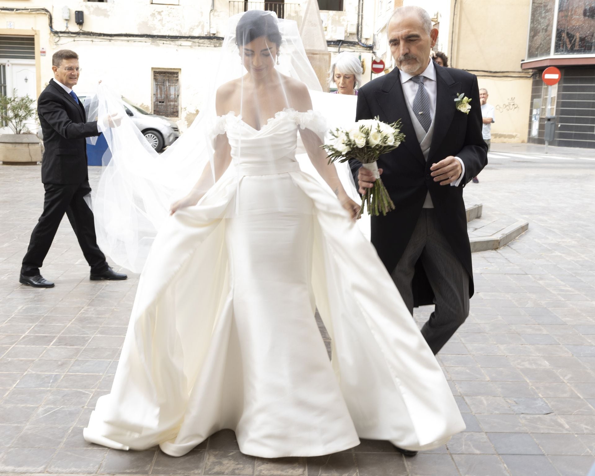 La boda de la empresaria Lola Ribas y el torero Jesús Chover estuvo lleno de momentos emotivos y divertidos.