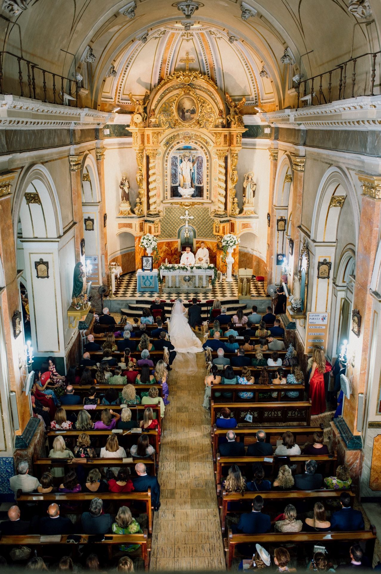 La boda de la empresaria Lola Ribas y el torero Jesús Chover estuvo lleno de momentos emotivos y divertidos.