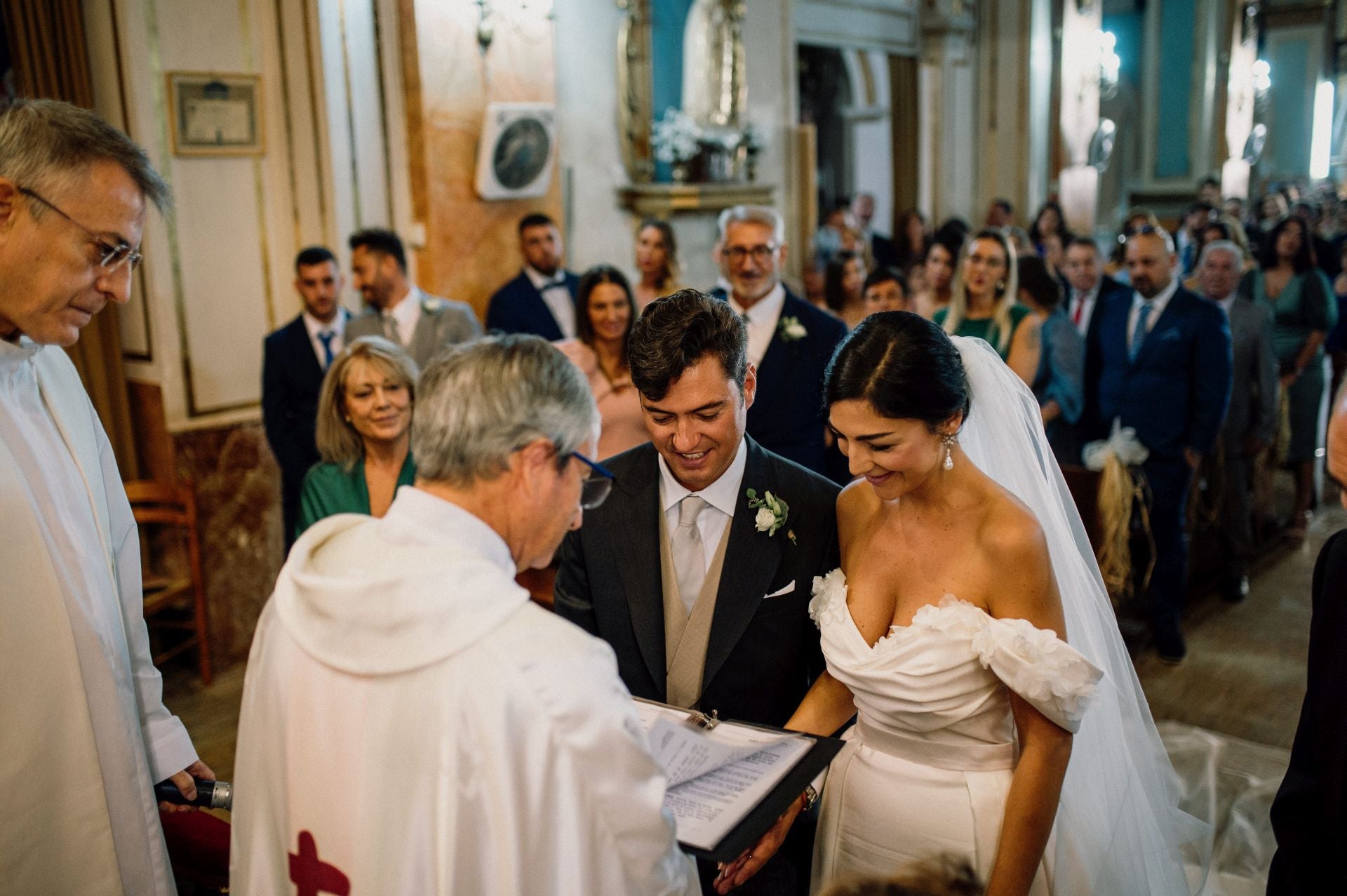 La boda de la empresaria Lola Ribas y el torero Jesús Chover estuvo lleno de momentos emotivos y divertidos.