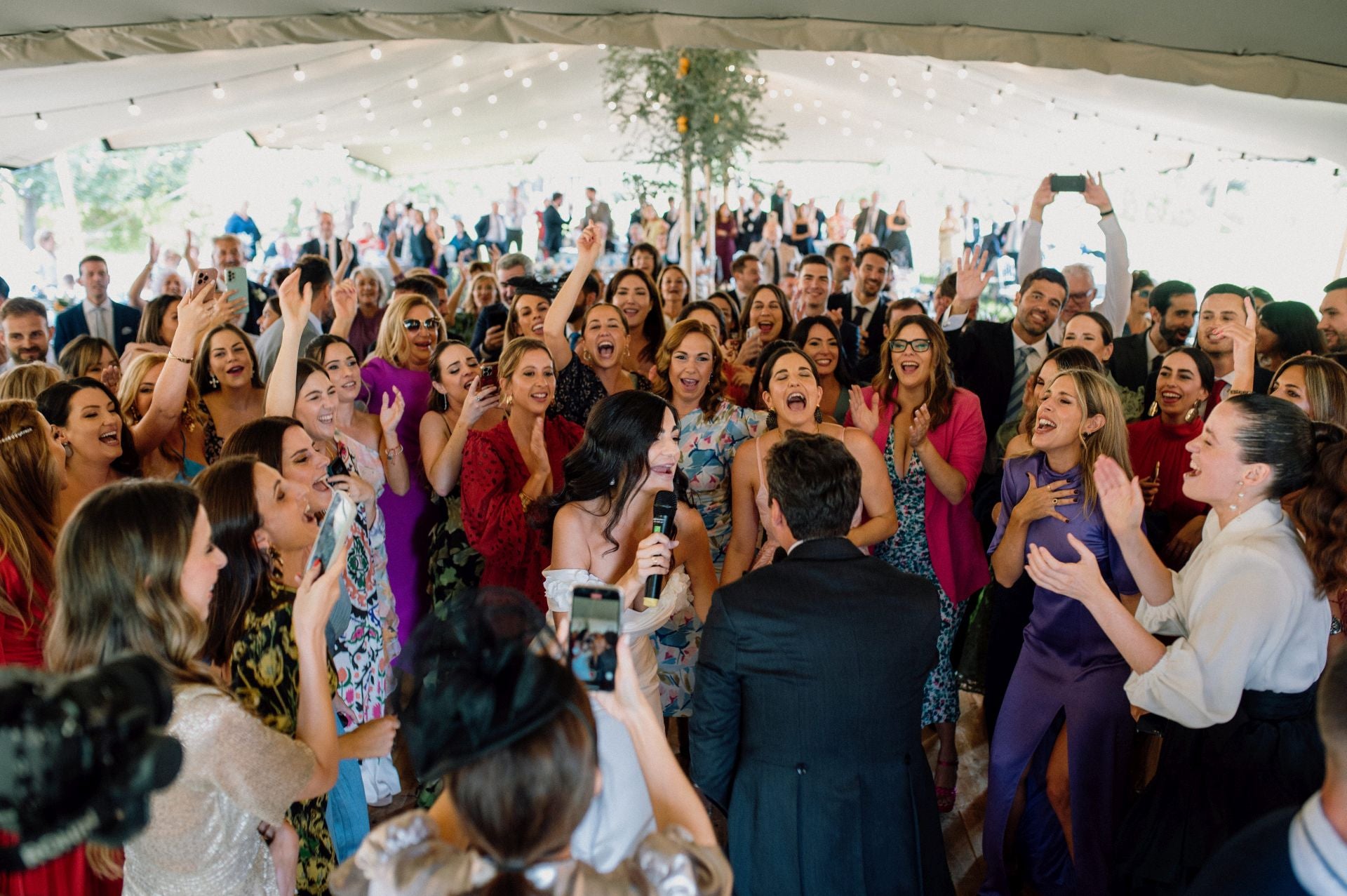 La boda de la empresaria Lola Ribas y el torero Jesús Chover estuvo lleno de momentos emotivos y divertidos.