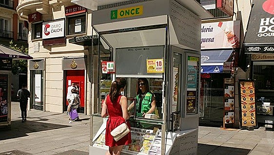 Venta de cupones en un quiosco de la ONCE, en una imagen de archivo.