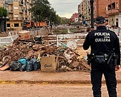 Agentes de Cullera en la zona cero.