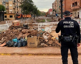 Agentes de Cullera en la zona cero.