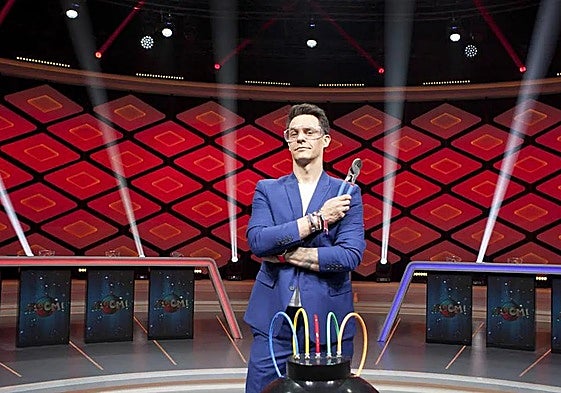 Christian Gálvez, junto a la bomba de '¡Boom!'.