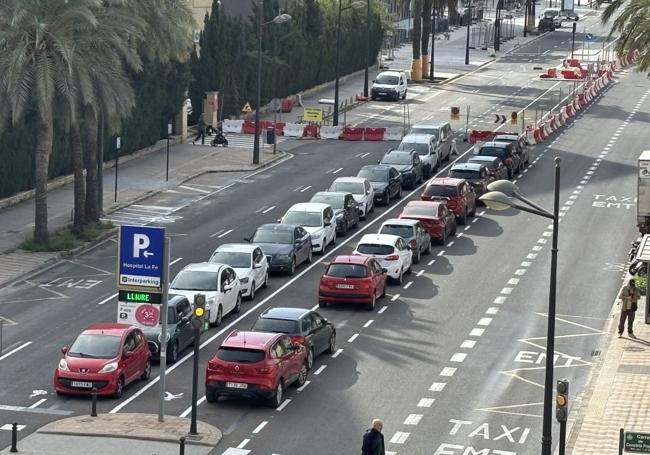 Nueva zona de aparcamiento en la avenida Campanar.