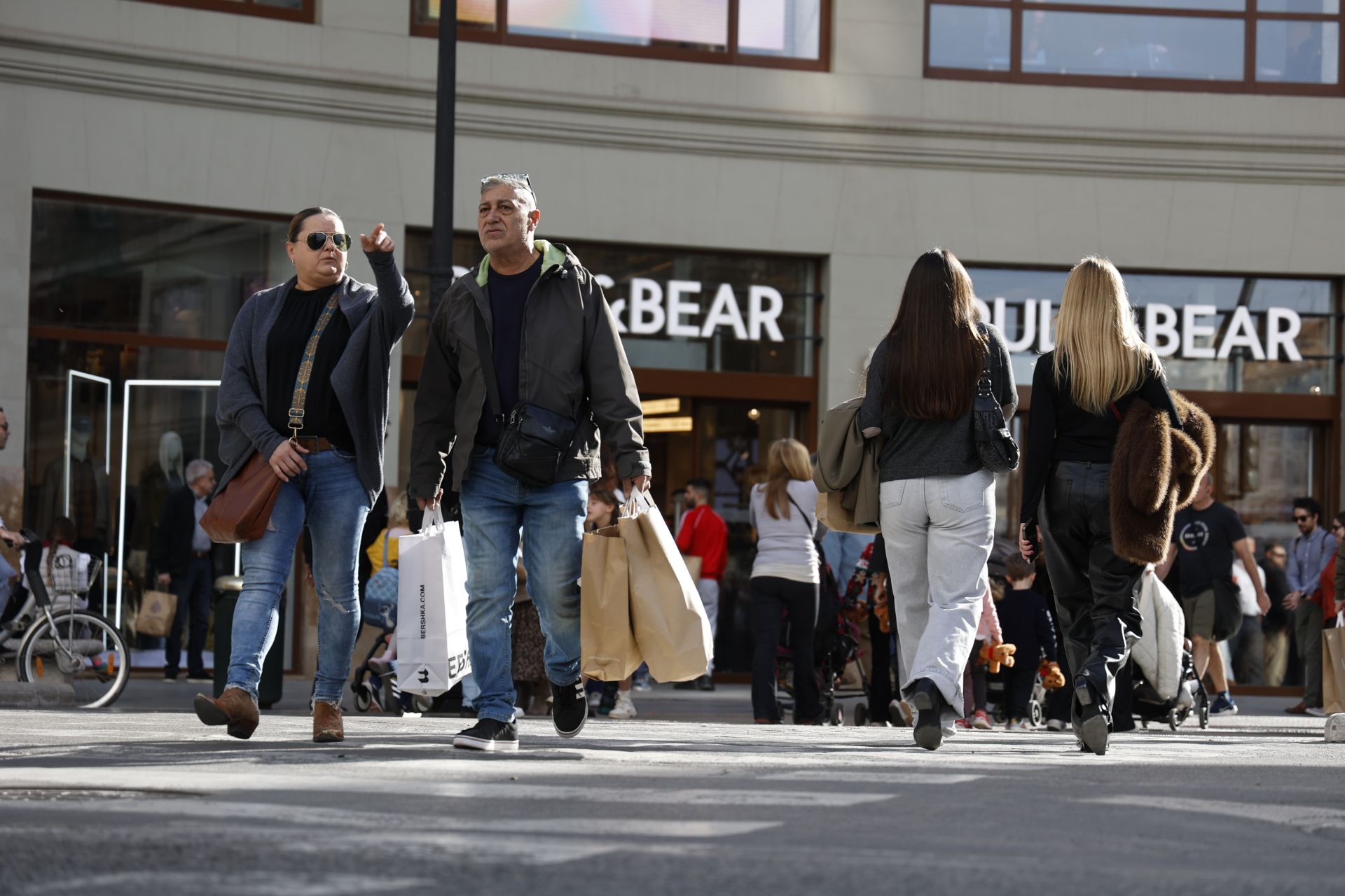 Un viernes festivo de compras por Valencia