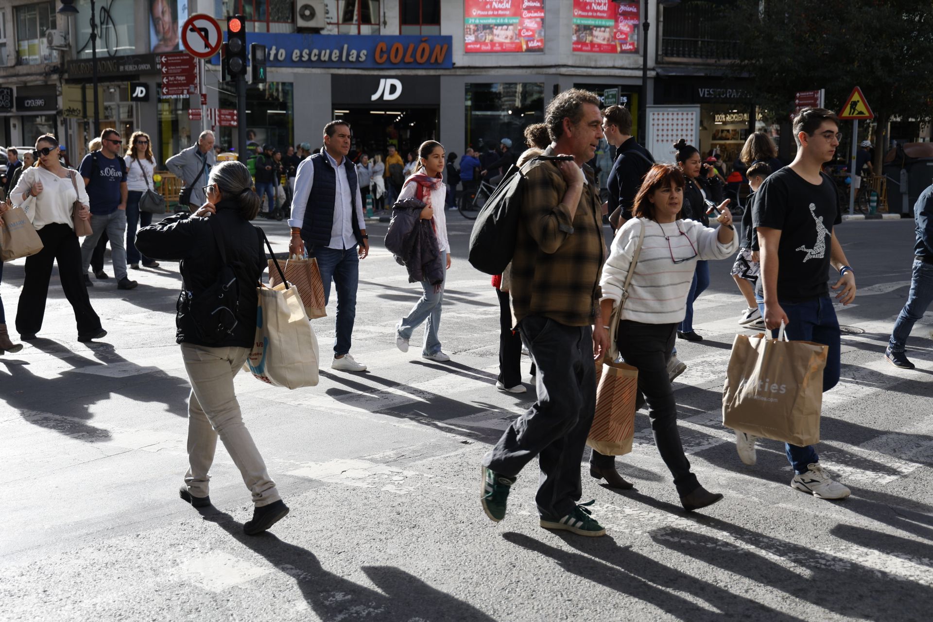 Un viernes festivo de compras por Valencia