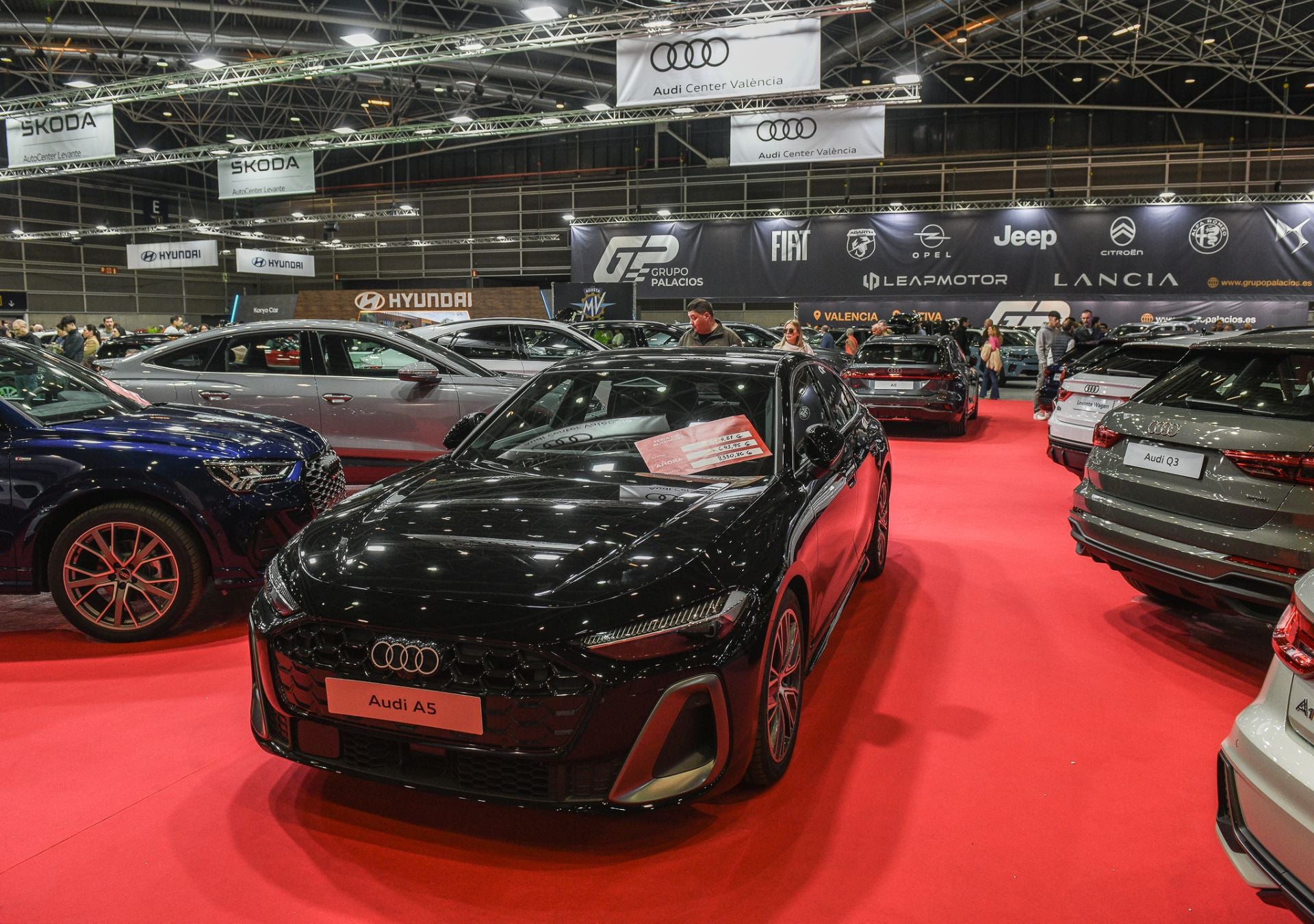 Otra jornada de récord en la Feria del automóvil de Valencia