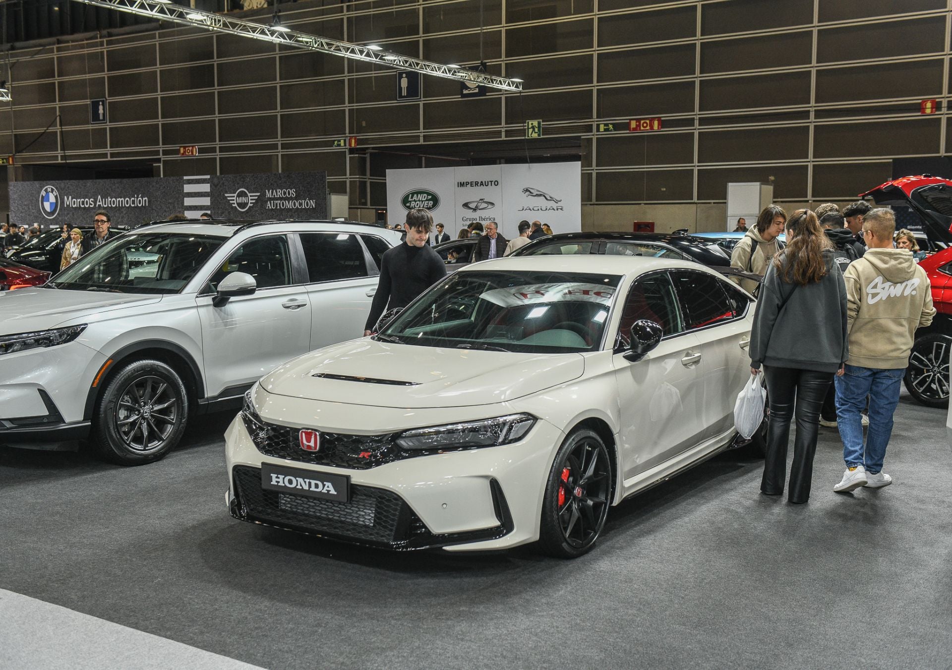 Otra jornada de récord en la Feria del automóvil de Valencia