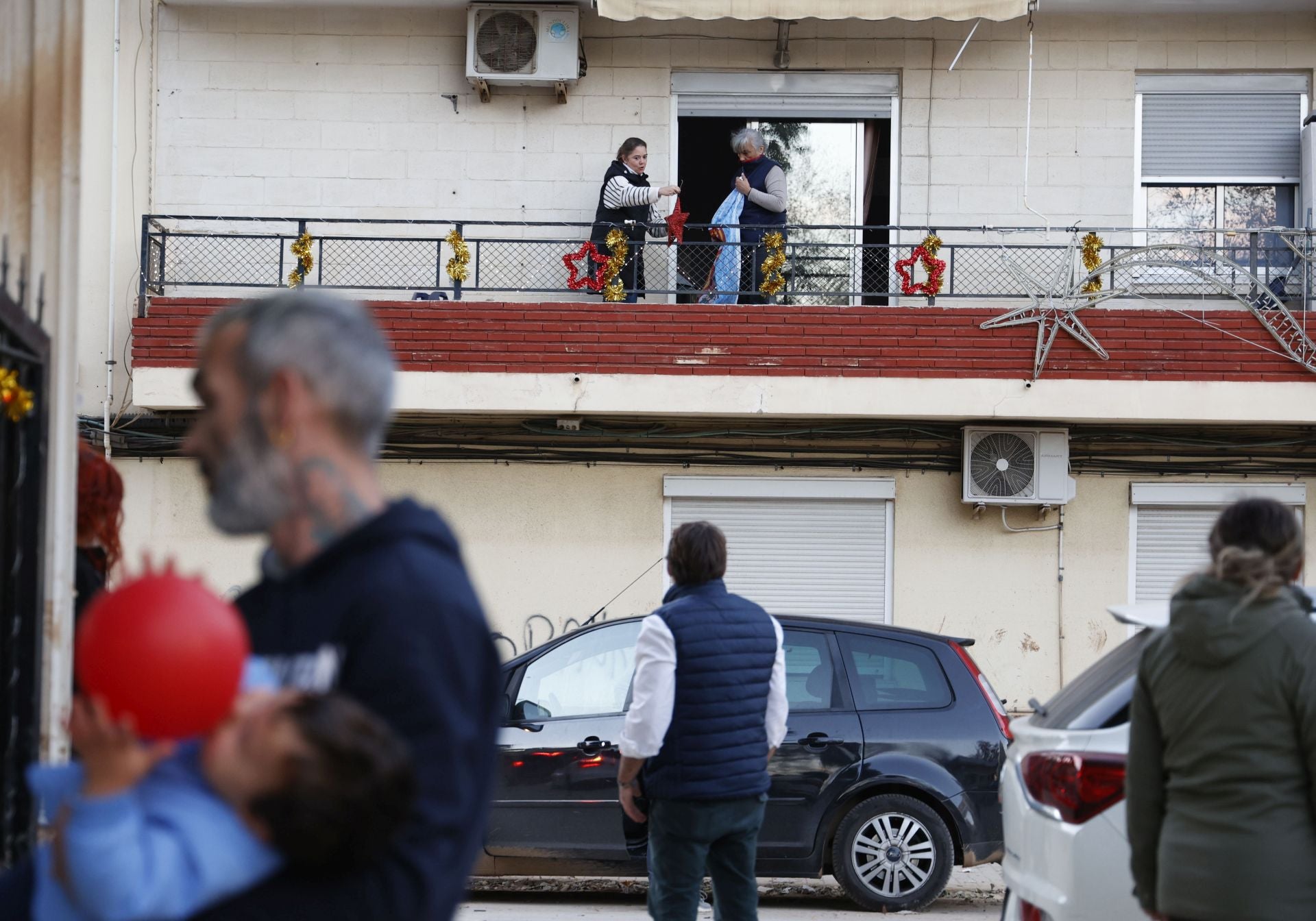 La DANA no puede con la Navidad: encendido de luces en el barrio Orba de Alfafar