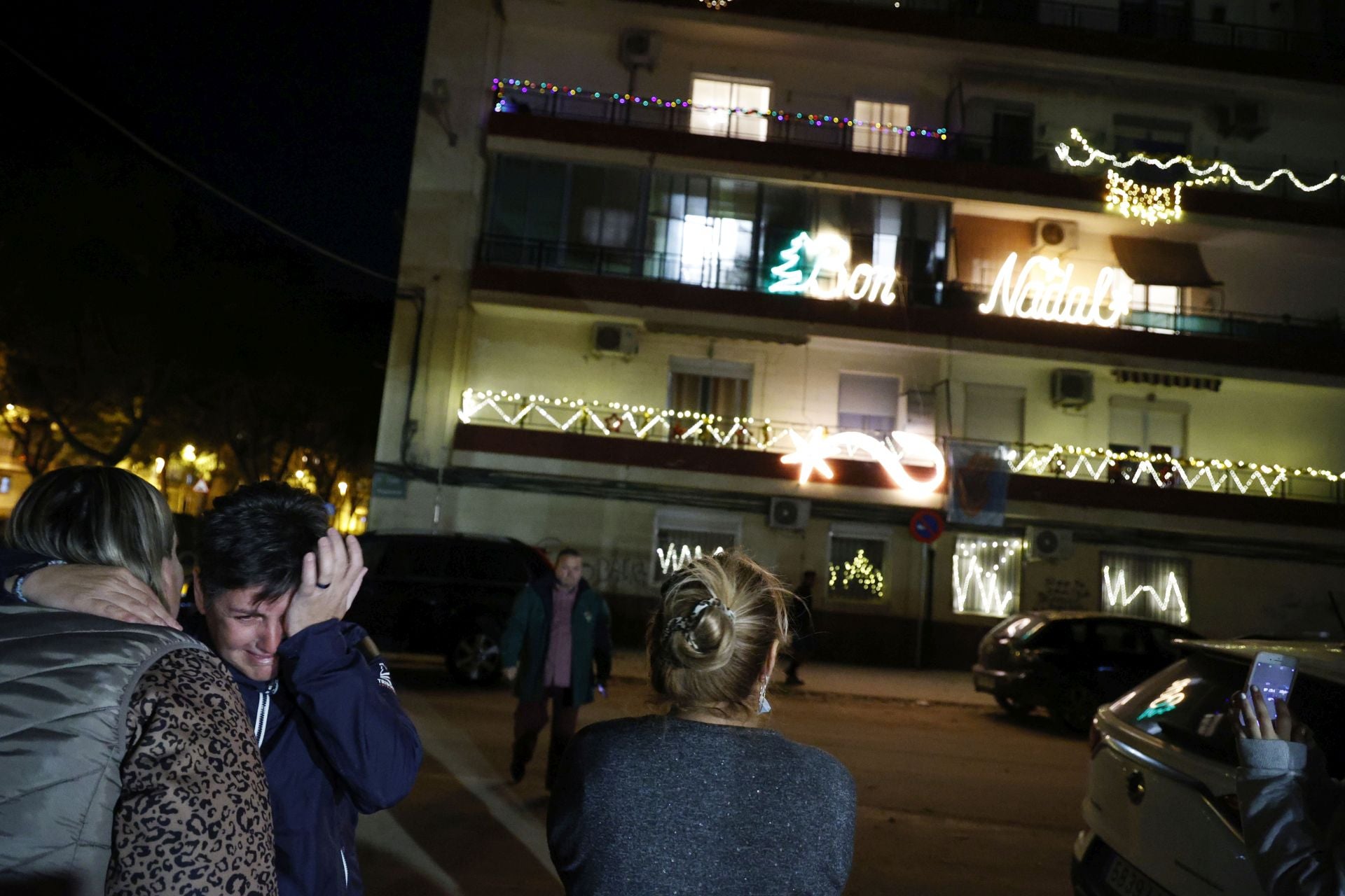 La DANA no puede con la Navidad: encendido de luces en el barrio Orba de Alfafar