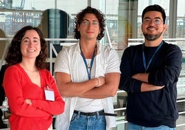 María José Farrés, Santiago Cabello y Marco Antonio Morales, de Zeeguros.