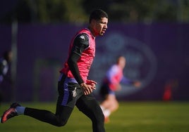 Marcos André, entrenándose con el Pucela.