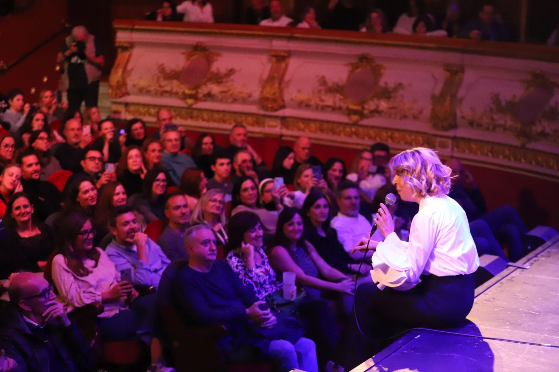 FOTOS | Valencia se vuelca en el concierto solidario por la dana