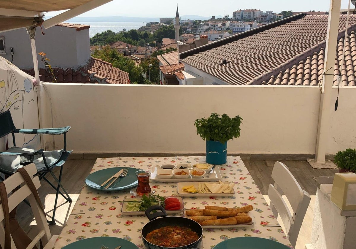 Comida preparada con vistas.