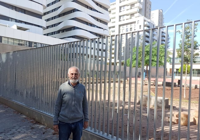 Javier vive en uno de los nuevos residenciales, que pertenece al barrio de las Ciudad de las Artes y las Ciencias.