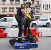 Un menor muere en un accidente de tráfico cuando circulaba sin luz con un patín no eléctrico por una vía de servicio de la CV-35