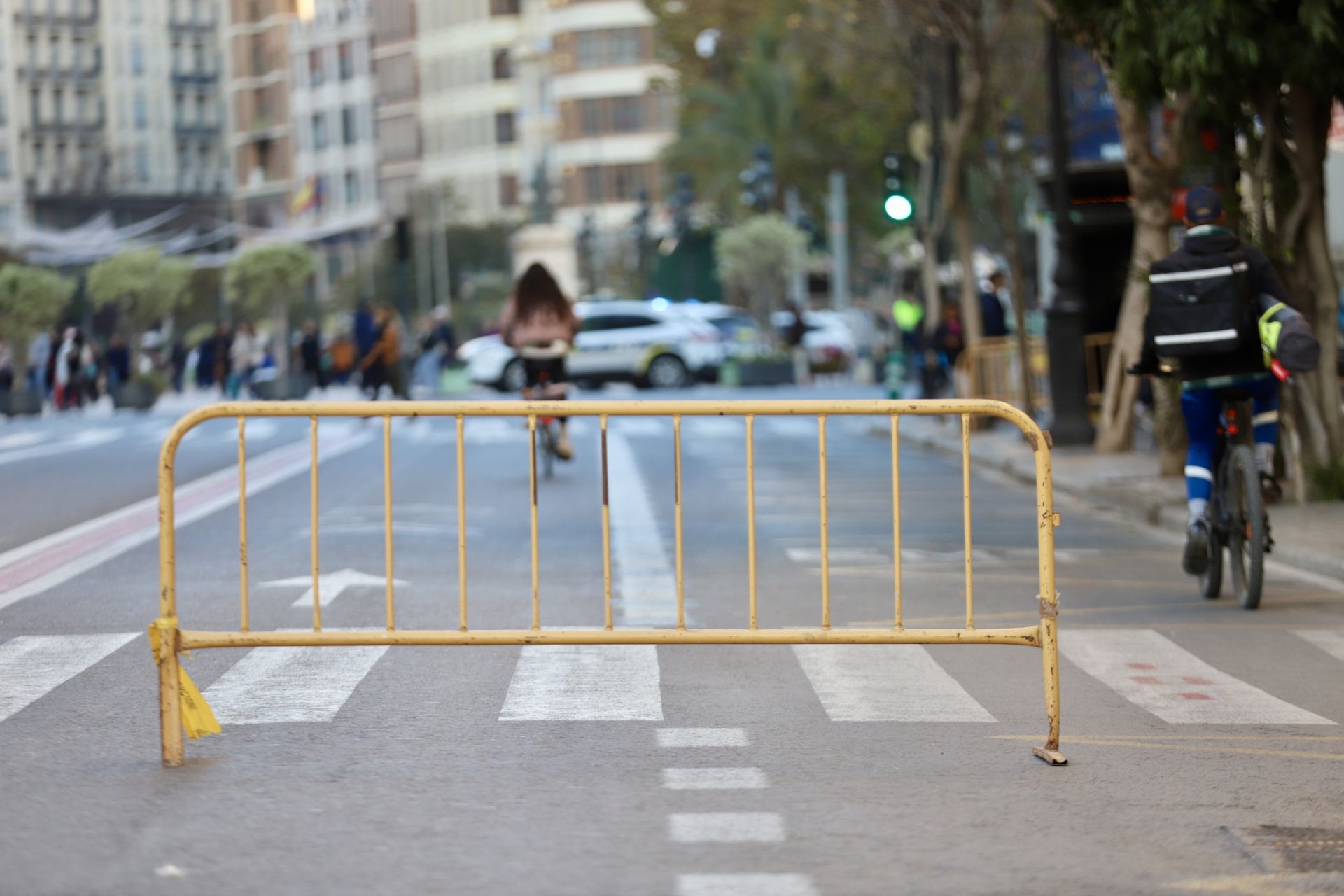 Colapso y cortes de tráfico en las calles del centro de Valencia este viernes