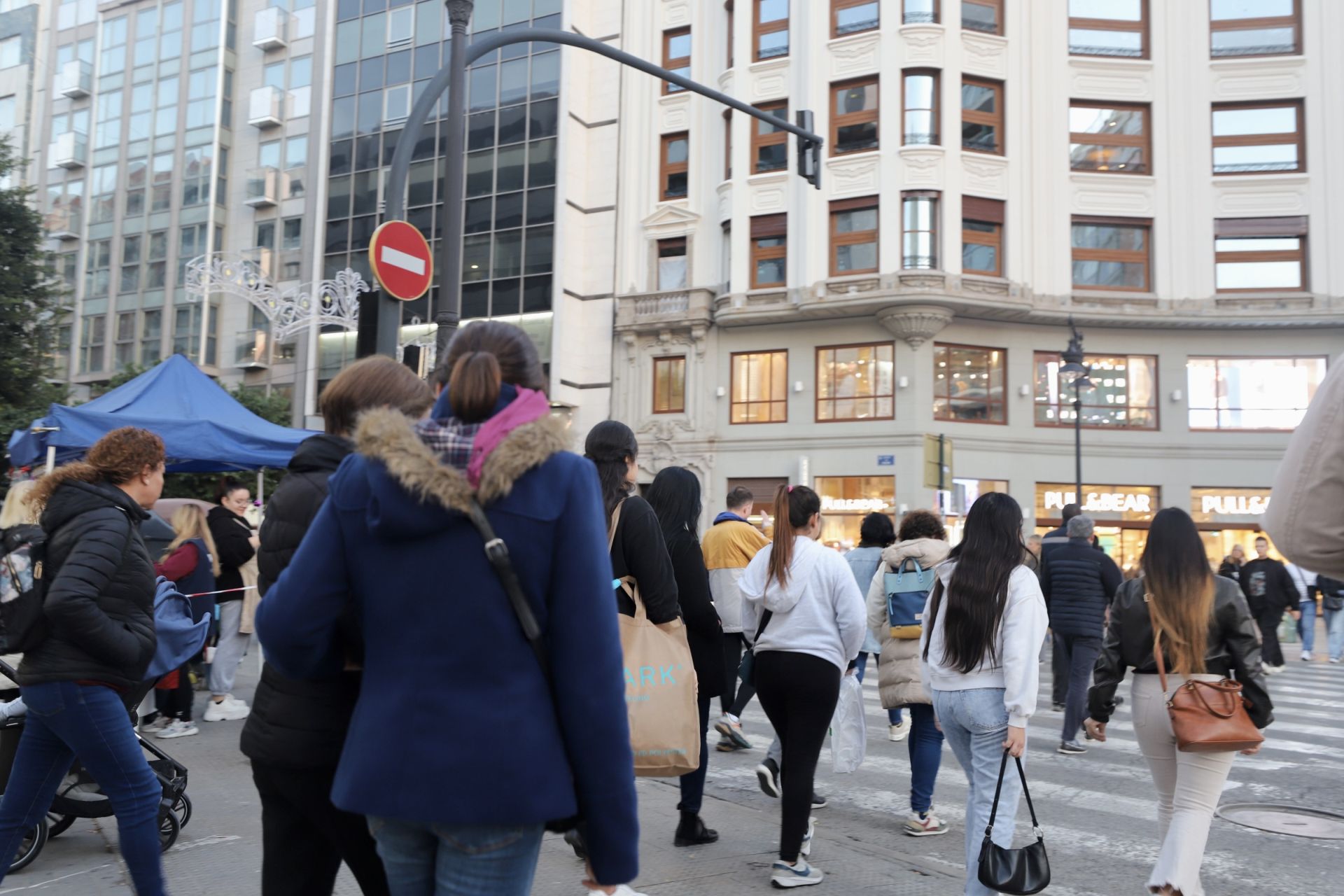 Colapso y cortes de tráfico en las calles del centro de Valencia este viernes