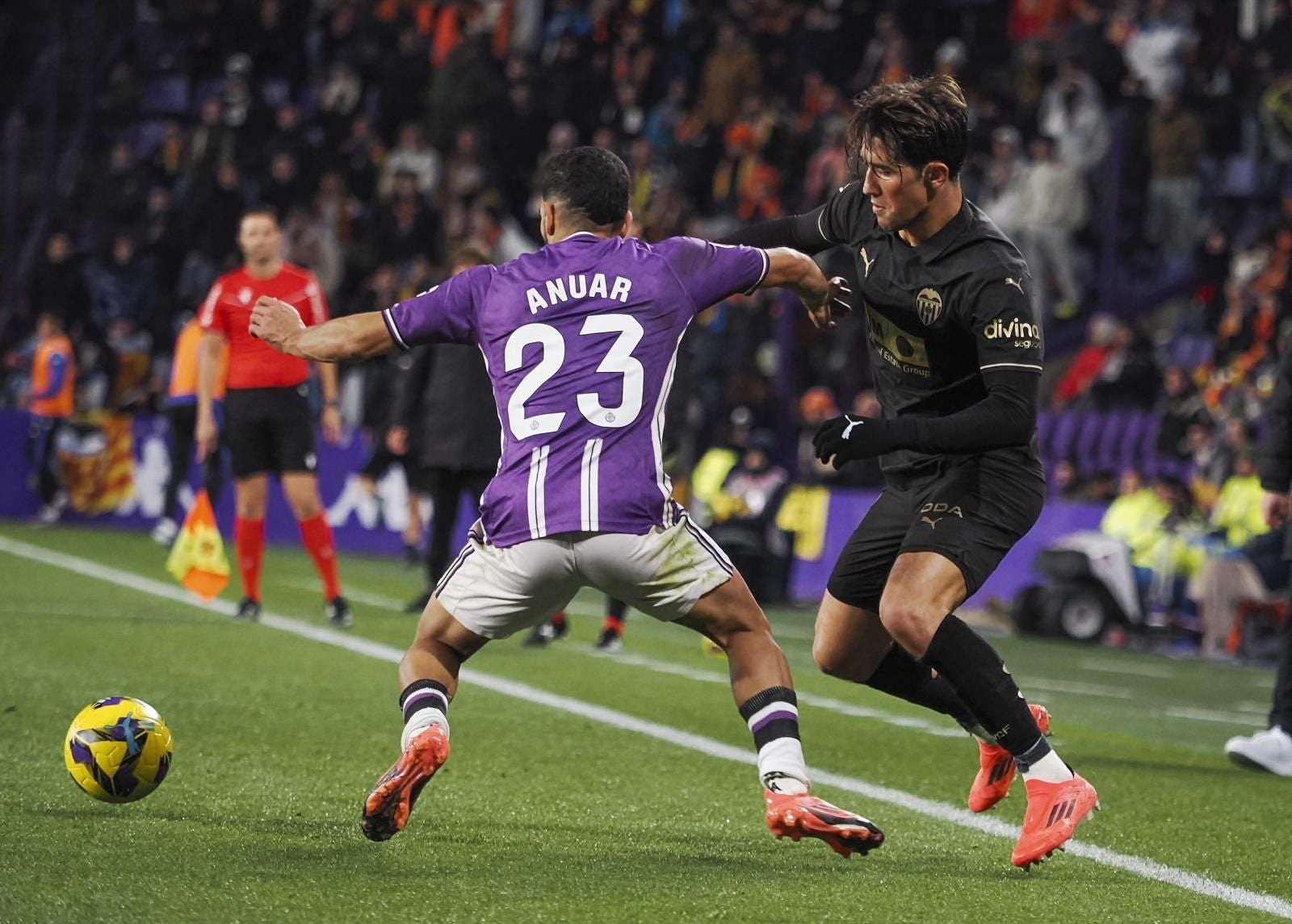 FOTOS | El Valencia CF pierde en Valladolid y ya es colista