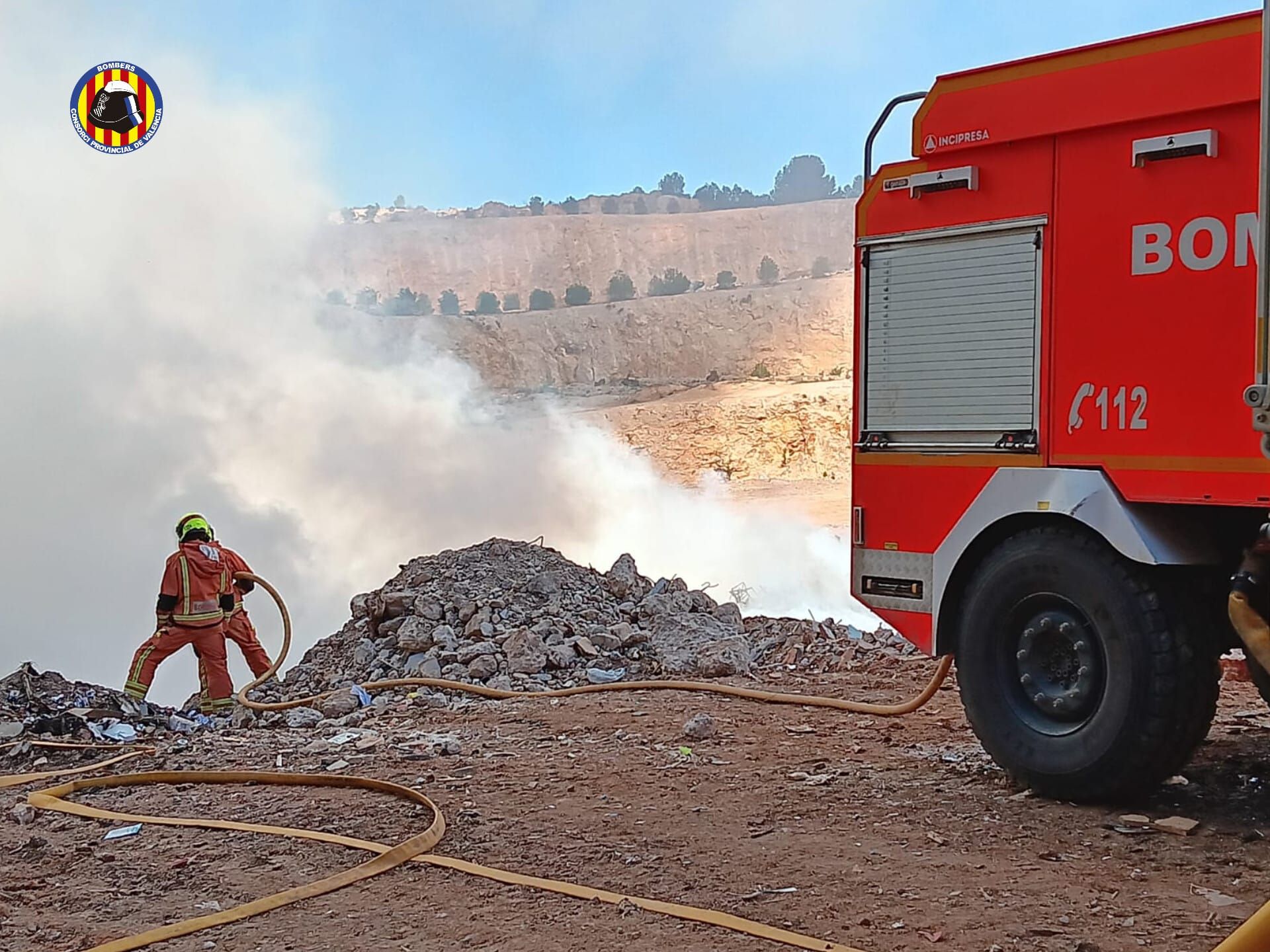 Fotos del incendio en un vertedero en Alberic