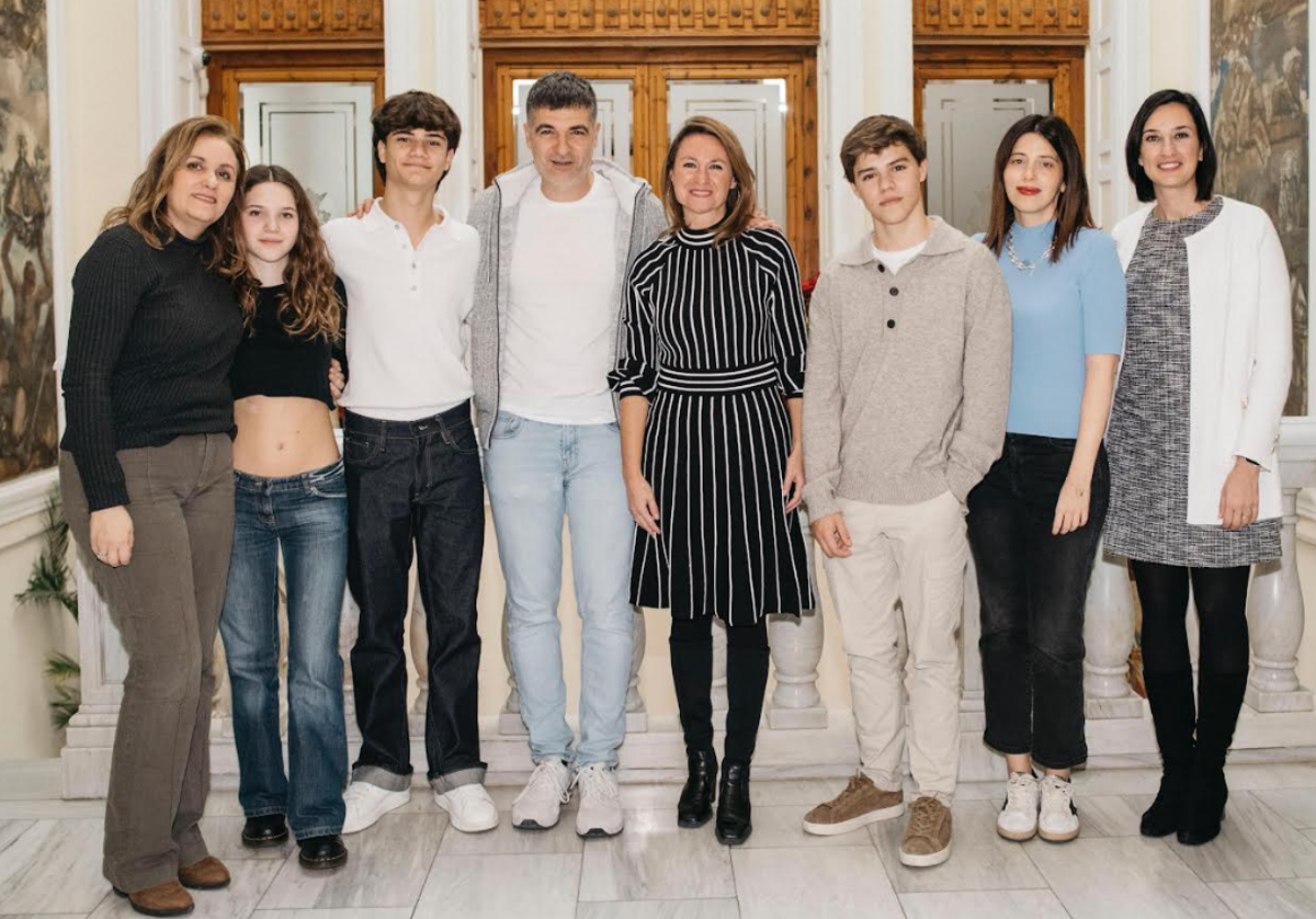 Eloy Moreno y el reparto y de la serie «Invisible» acuden al Teatro Principal de Castellón
