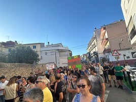 Manifestación celebrada este verano e Llutxent contra la planta de biogás.