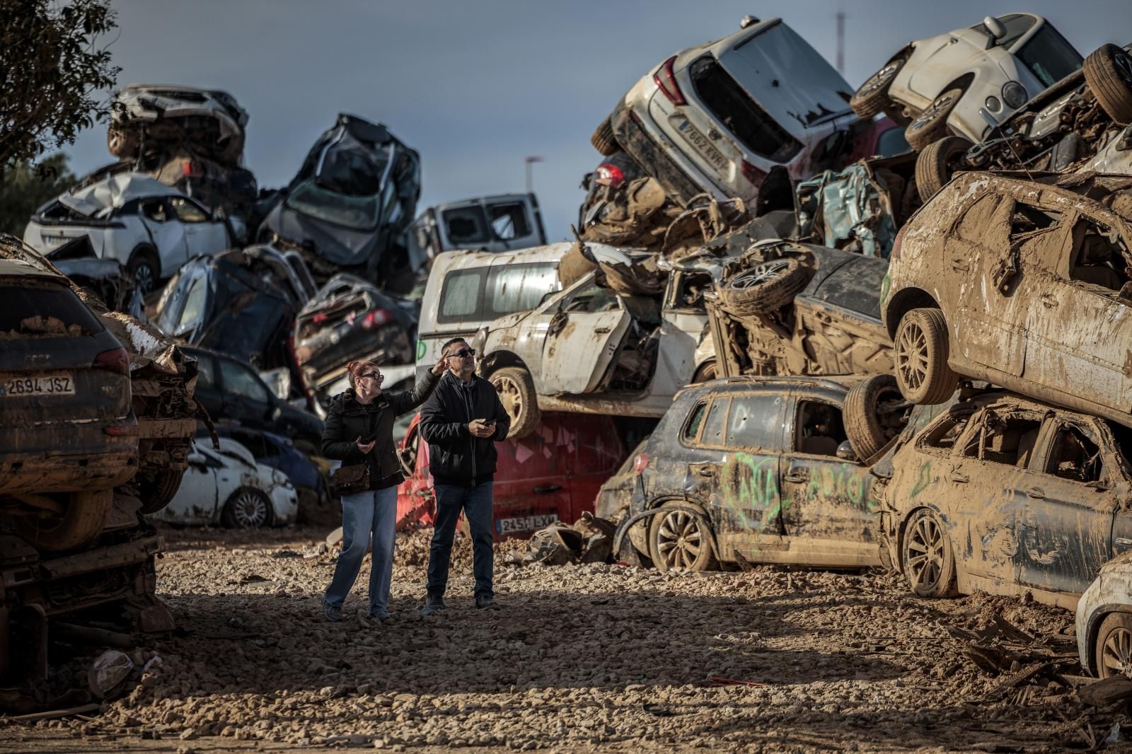 Así están las campas de coches arrasados por la dana en Valencia