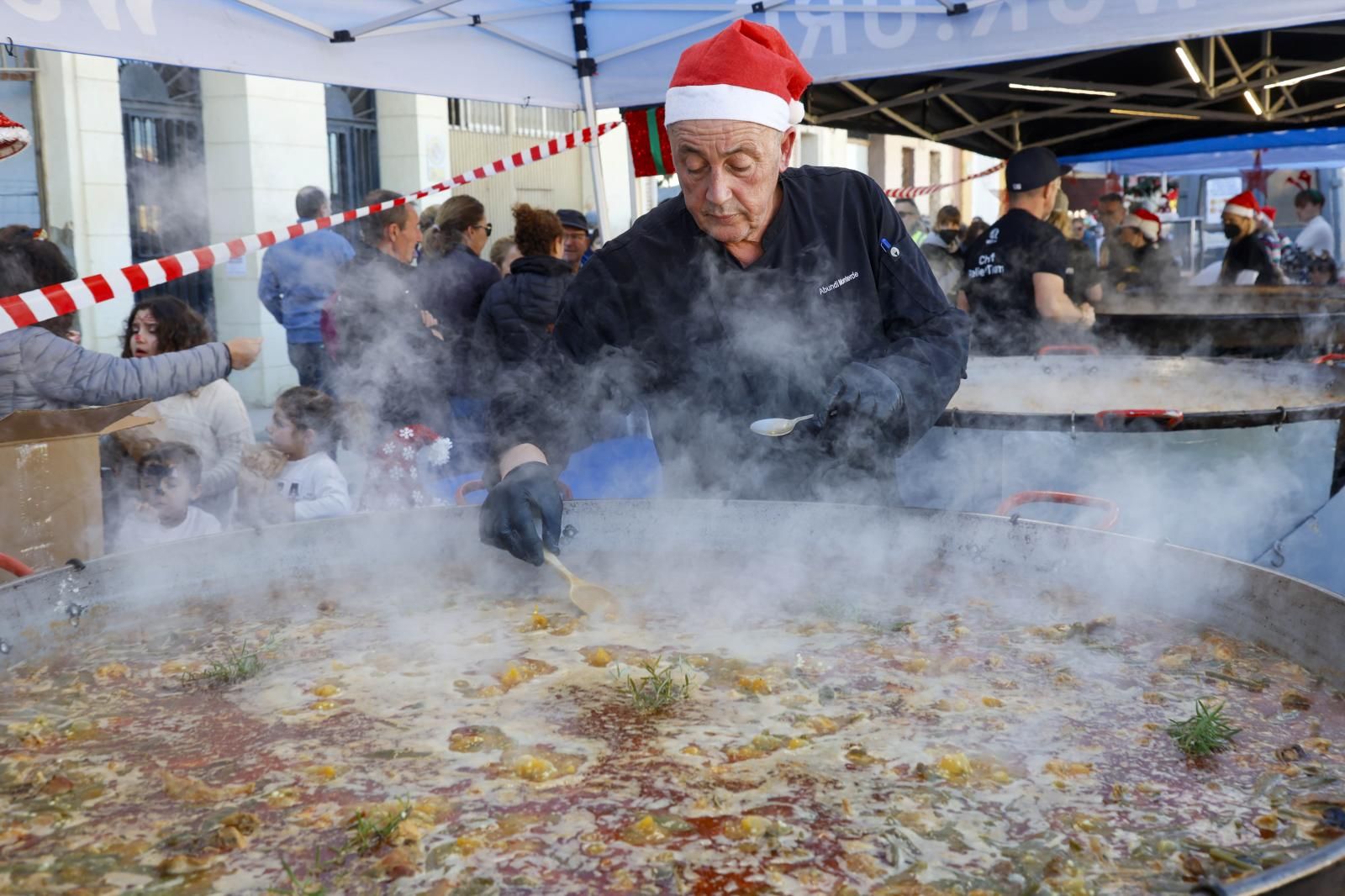 El chef José Andrés celebra la Navidad en Paiporta