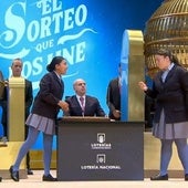 Una niña de San Ildefonso canta por error un segundo Gordo en el sorteo de la Lotería de Navidad: «Es que me han dicho que...»