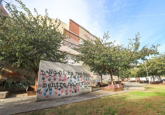 Pintadas en el solar contiguo al IVAM.