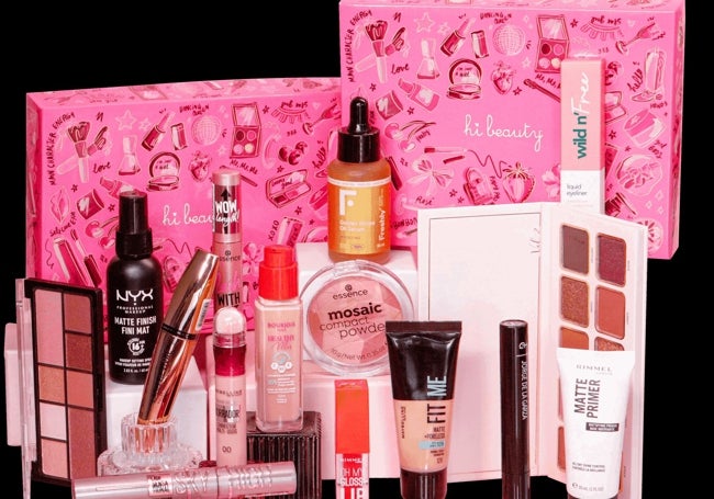 Caja de muestra de Hi Beauty, con distintos productos.