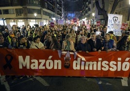 Cabecera de la segunda manifestación, organizada un mes después de la dana.