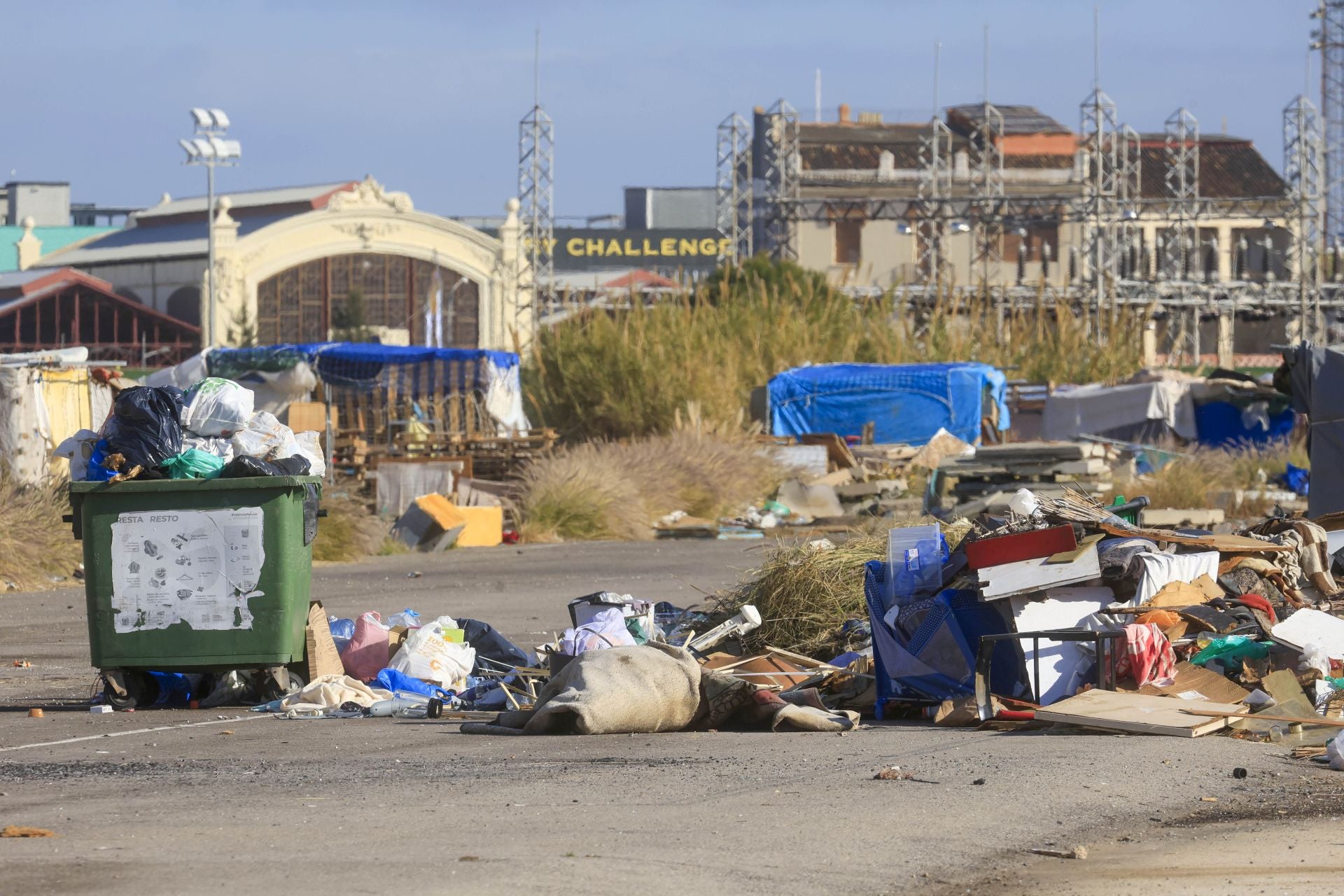 El riesgo de vivir al lado del mayor núcleo urbano de chabolas de Valencia