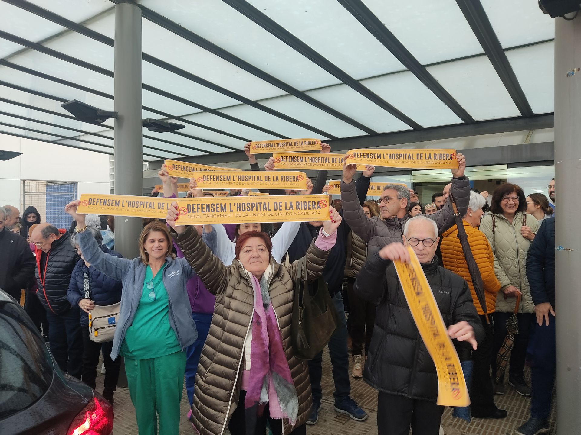 Imagen secundaria 1 - «No somos números, somos personas y seguimos aquí gracias a los cirujanos cardiacos del Hospital de la Ribera»