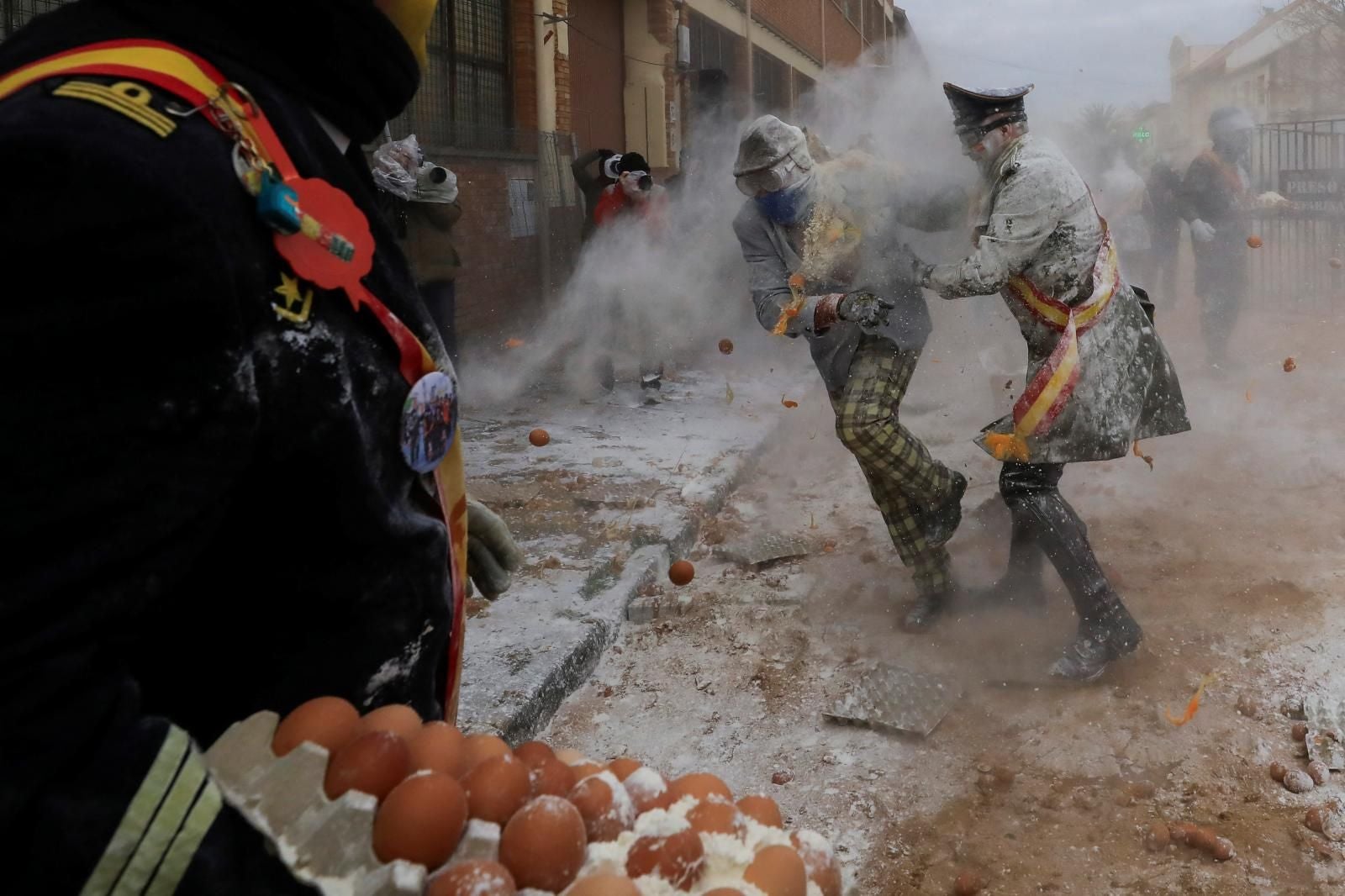 FOTOS | La batalla de els enfarinats vuelve a IBI