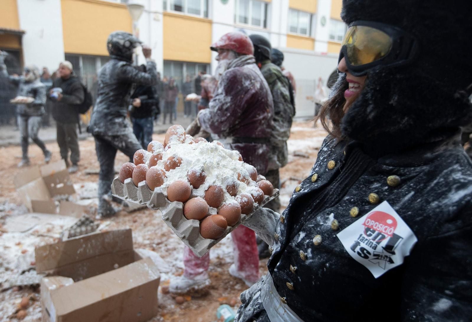 FOTOS | La batalla de els enfarinats vuelve a IBI