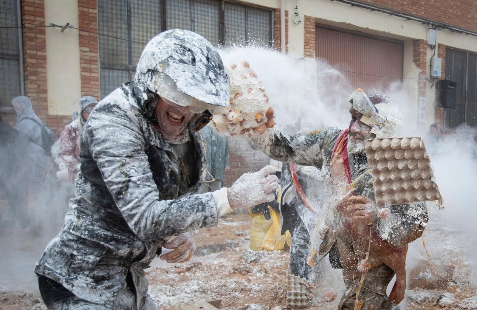 FOTOS | La batalla de els enfarinats vuelve a IBI