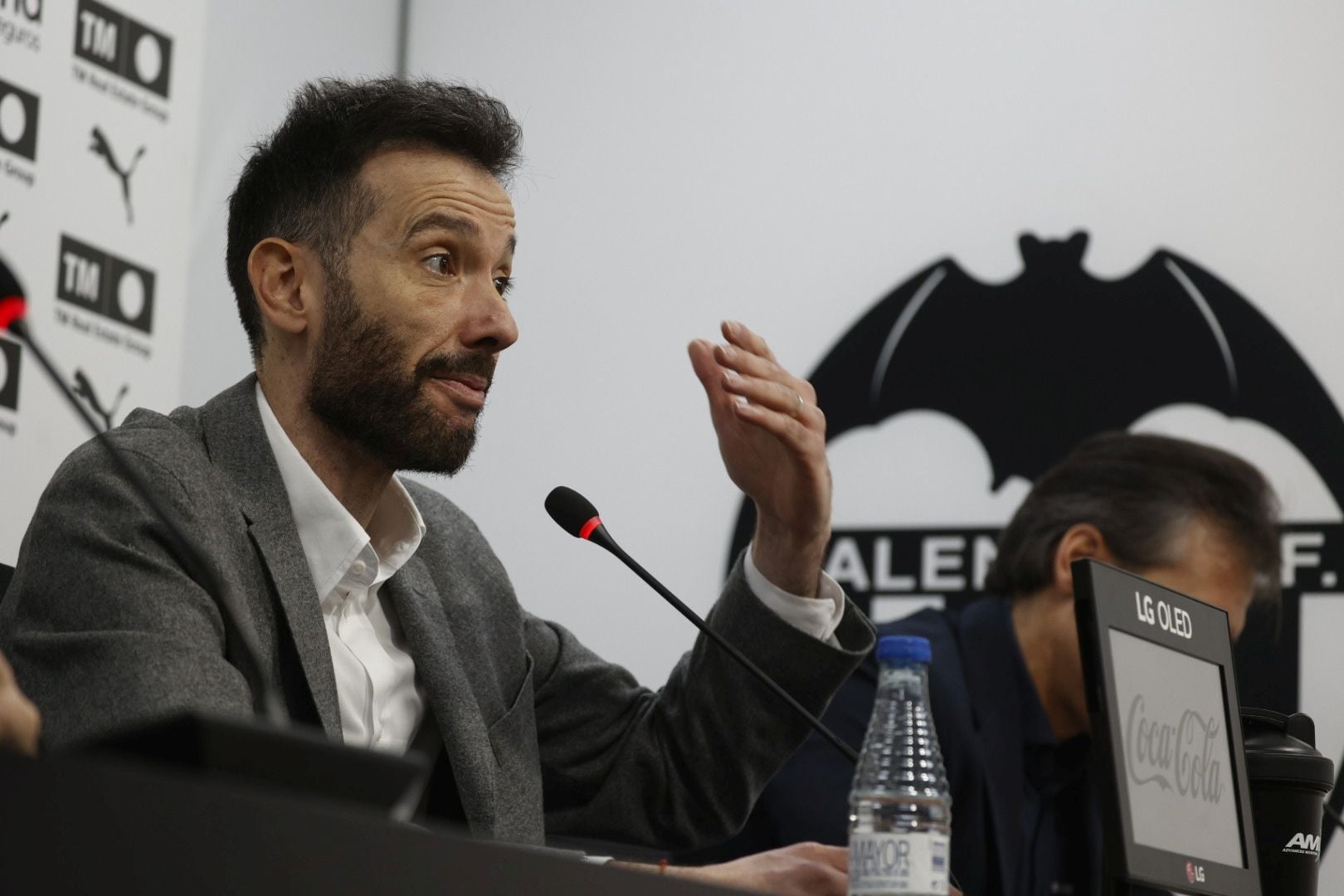 Fotos de la presentación de Carlos Corberán como entrenador del Valencia CF