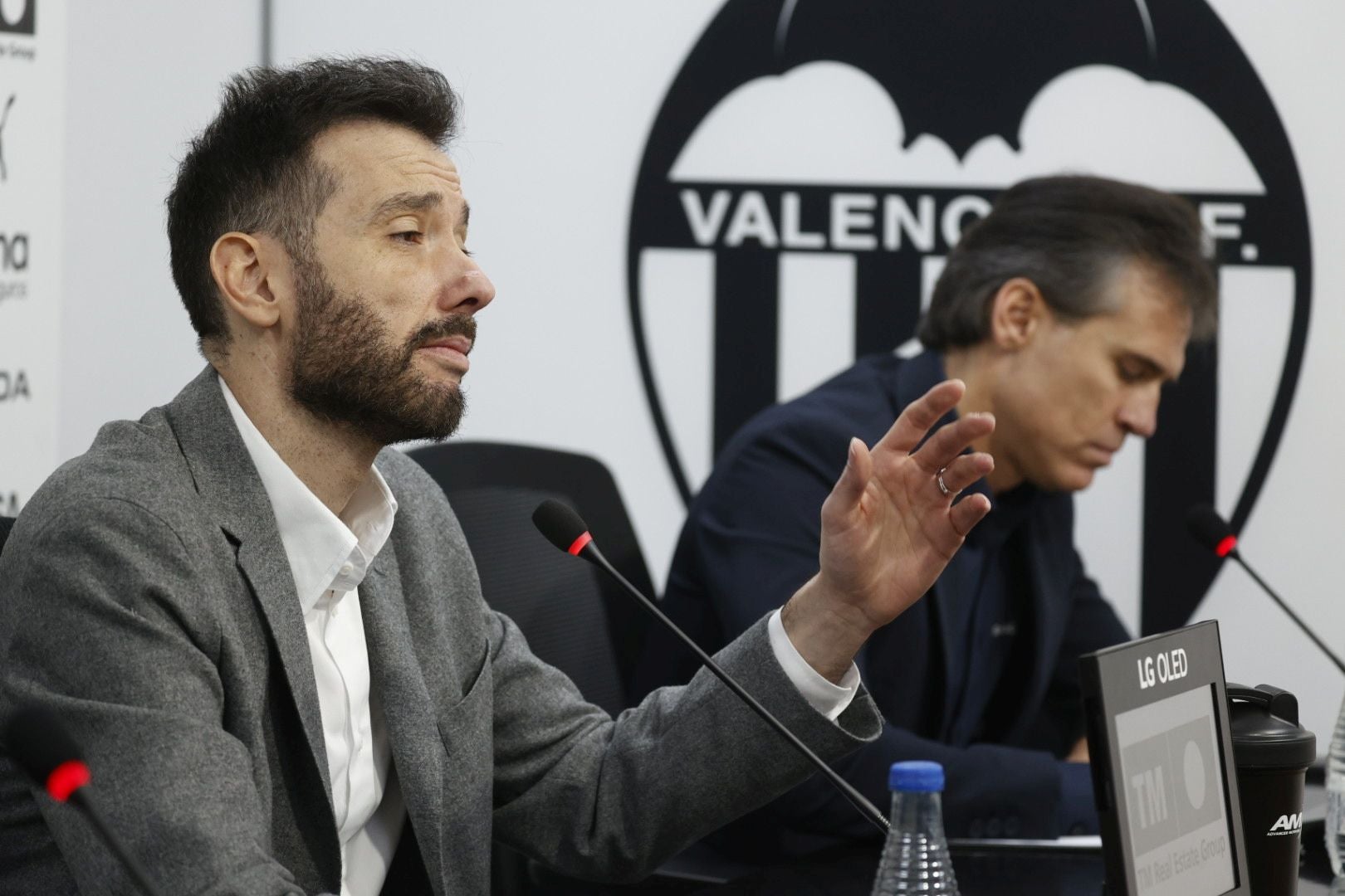 Fotos de la presentación de Carlos Corberán como entrenador del Valencia CF