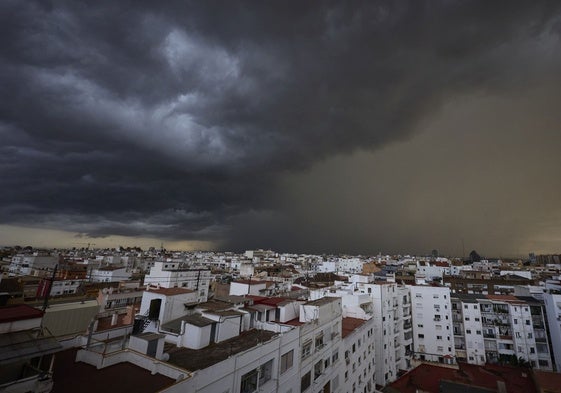 La amenaza de tormentas y aguaceros regresa en Año Nuevo a la Comunitat