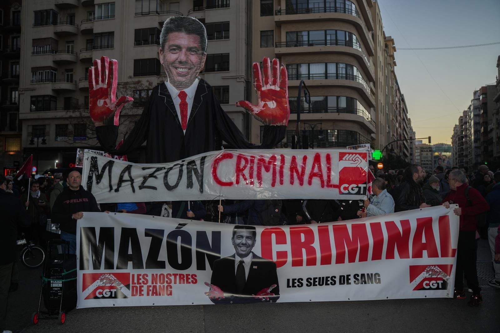 FOTOS | Tercera manifestación en Valencia contra la gestión política de la dana